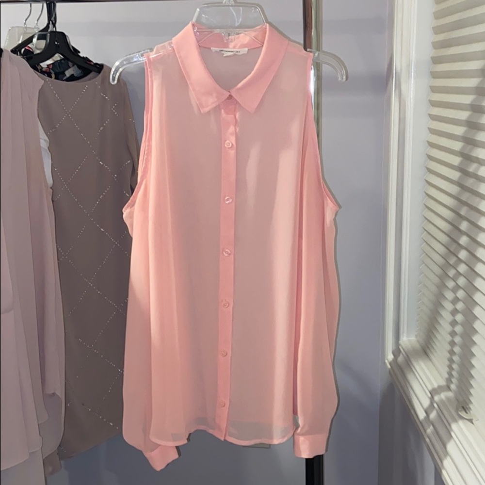 Forever 21 Open-Shoulder Button Down Blouse Size Large EUC
